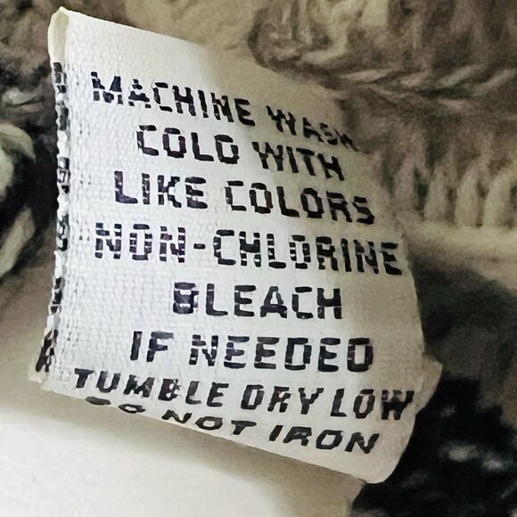 Vintage Classic Elements Black & Gray Heart Floral Patchwork Sweater Plus 1X USA - Picture 10 of 10